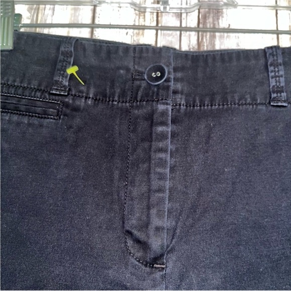 Talbots Black Knee Shorts - Picture 5 of 6